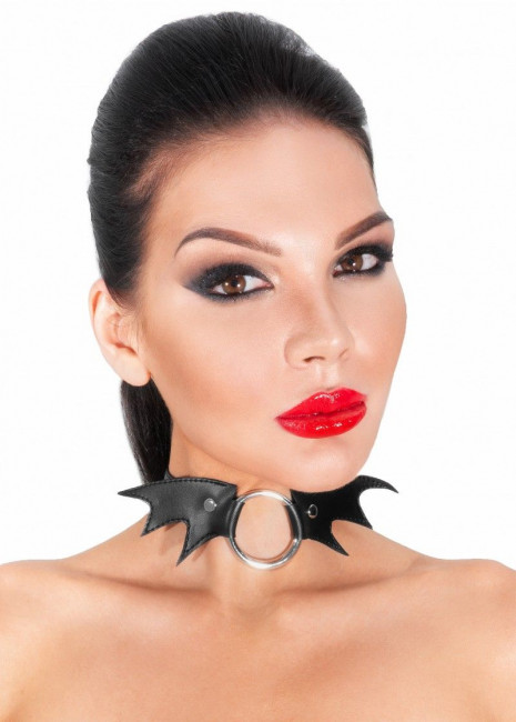 Черный чокер с кольцом "Летучая мышь" Черный чокер с кольцом "Летучая мышь"