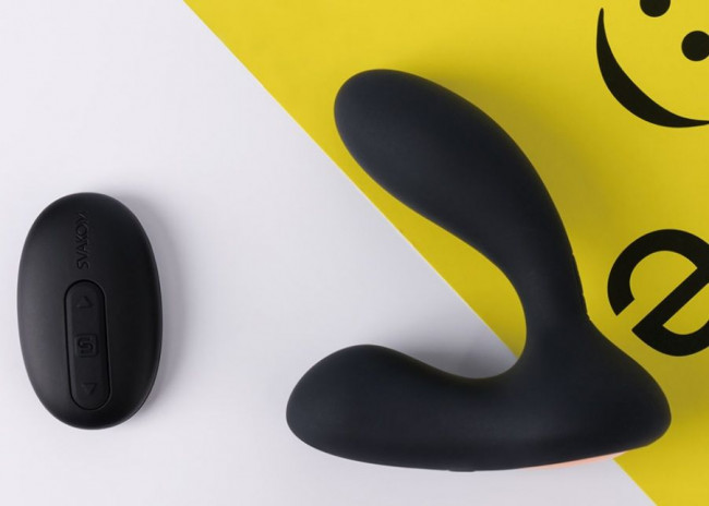 Чёрный стимулятор простаты Vick с вибрацией и пультом ДУ Чёрный стимулятор простаты Vick с вибрацией и пультом ДУ