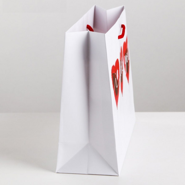 Подарочный пакет "Любовь повсюду" - 18 х 23 см. Подарочный пакет "Любовь повсюду" - 18 х 23 см.