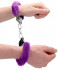 Пушистые фиолетовые наручники OUCH! Purple 