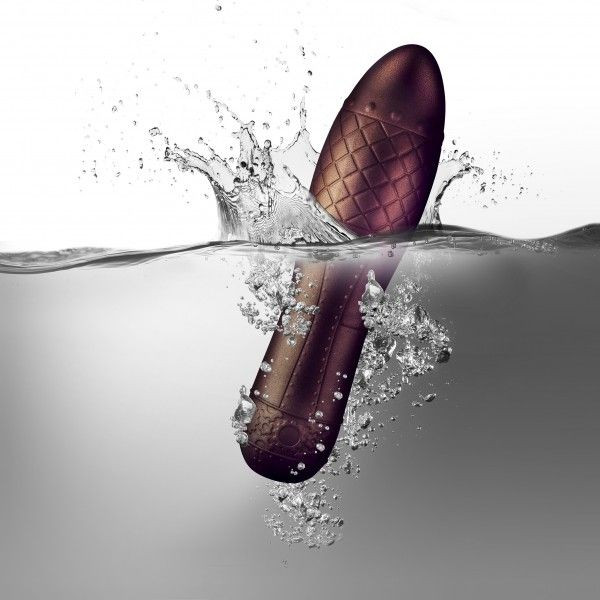 Вибромассажер с металлическим блеском Zeppelina - 18 см. Вибромассажер с металлическим блеском Zeppelina - 18 см.