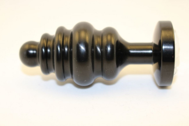 Черная фигурная анальная пробка с прозрачным кристаллом - 7,3 см. Черная фигурная анальная пробка с прозрачным кристаллом - 7,3 см.