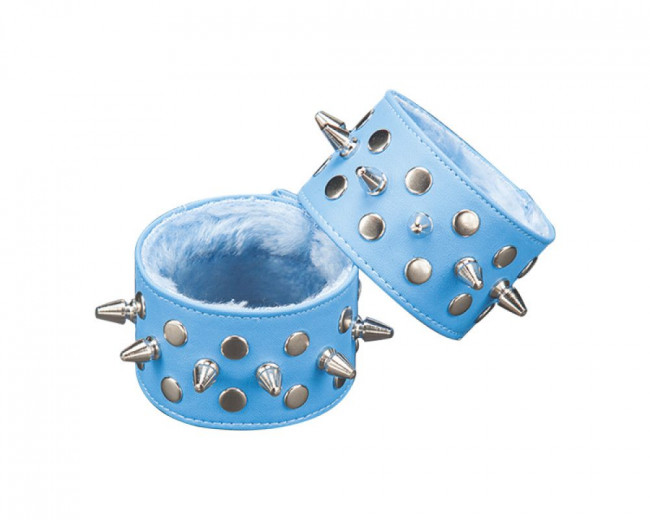 Голубые напульсники с шипами и заклепками Голубые напульсники с шипами и заклепками