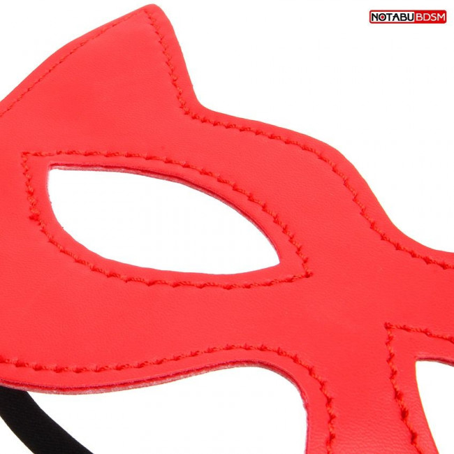 Стильная красная маска на глаза Стильная красная маска на глаза