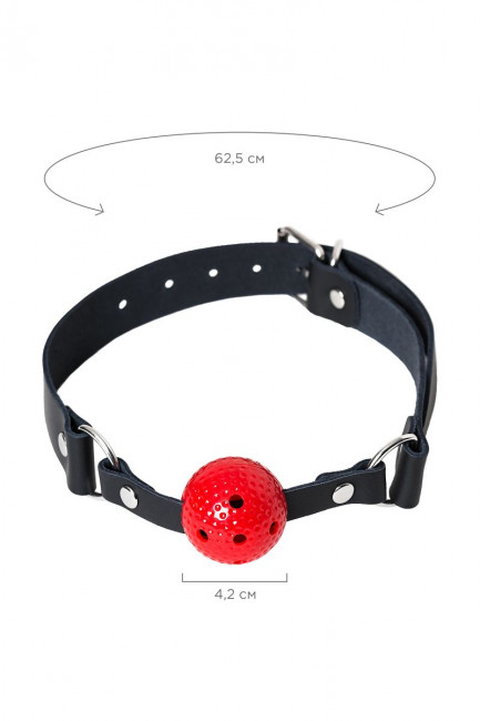 Красный кляп-шарик на черном регулируемом ремешке 