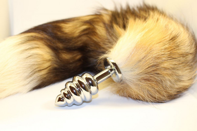 Серебристая анальная пробка с хвостом "Королевская лиса"