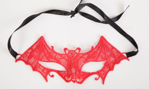 Ажурная маска "Летучая мышь"