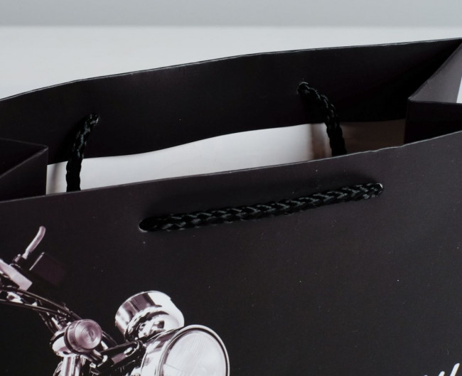 Подарочный пакет "Лучшему во всем мужчине" - 23 х 18 см.