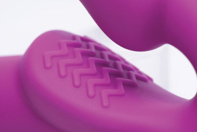 Ярко-розовый безремневой вибрострапон Evoke Vibrating Strapless Silicone Strap-on Dildo Ярко-розовый безремневой вибрострапон Evoke Vibrating Strapless Silicone Strap-on Dildo