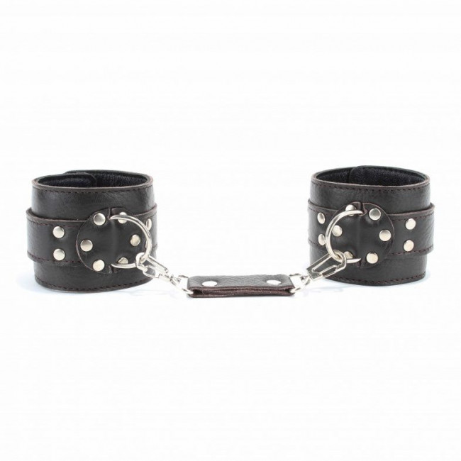 Коричневые оковы из мягкой кожи на металлической цепочке