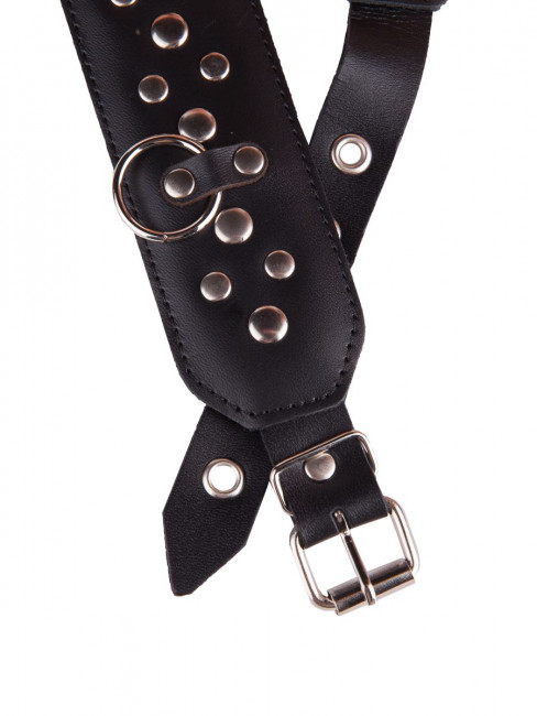 Кожаный чёрный ошейник с карабином и поводком Кожаный чёрный ошейник с карабином и поводком