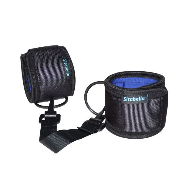 Чёрно-синие неопреновые оковы на ноги Чёрно-синие неопреновые оковы на ноги