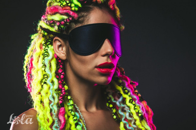 Черная маска Shy