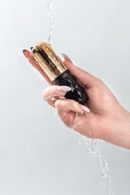 Чёрно-золотистая вибропуля Satisfyer Lovely Honey Чёрно-золотистая вибропуля Satisfyer Lovely Honey