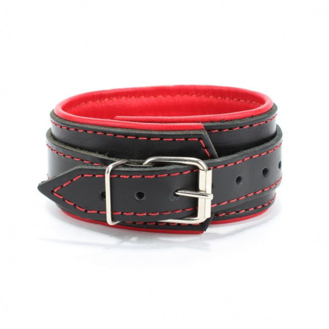 Ошейник с красным подкладом 