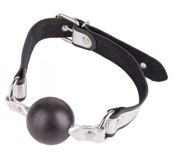 Кляп-шарик на чёрно-серебристых ремешках