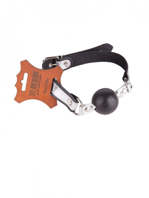 Кляп-шарик на чёрно-серебристых ремешках