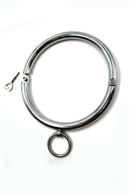 Металлический ошейник с кольцом для фиксации Металлический ошейник с кольцом для фиксации