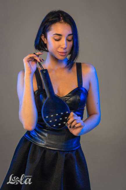 Черная шлепалка Barb с шипами - 30 см. Черная шлепалка Barb с шипами - 30 см.