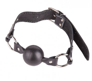 Кляп-шар классической формы и конструкции из натуральной кожи