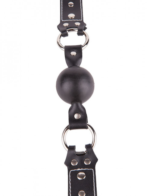 Кляп-шар классической формы и конструкции из натуральной кожи