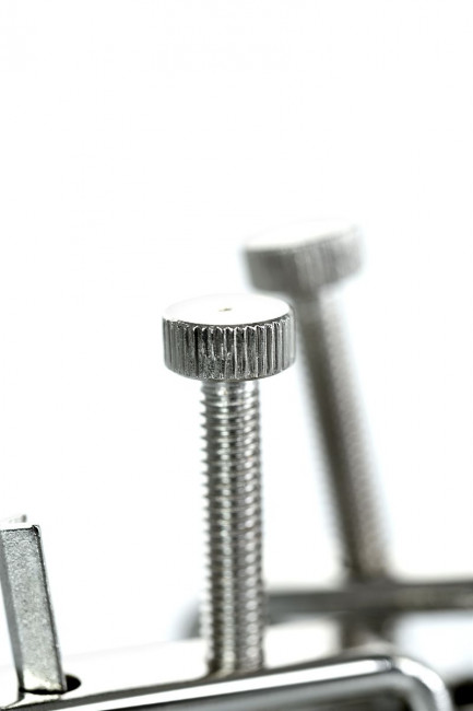 Серебристые зажимы для сосков Theatre с цепочкой Серебристые зажимы для сосков Theatre с цепочкой