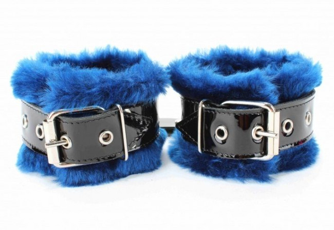 Синие наручники с мехом BDSM Light