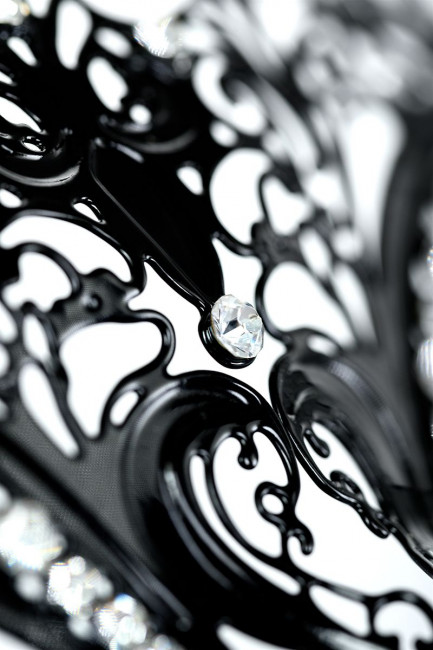 Соблазнительная черная маска Theatre Соблазнительная черная маска Theatre