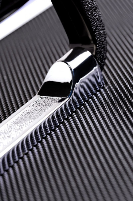 Секс-машина с 2 сменными насадками и вибратором Секс-машина с 2 сменными насадками и вибратором