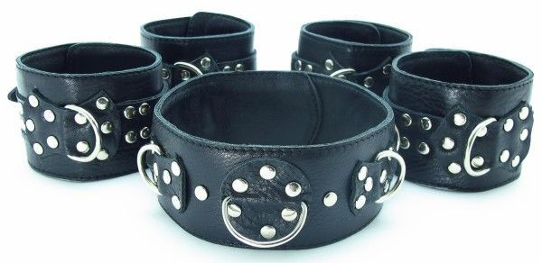 Комплект кожаных БДСМ-аксессуаров с клёпками Комплект кожаных БДСМ-аксессуаров с клёпками