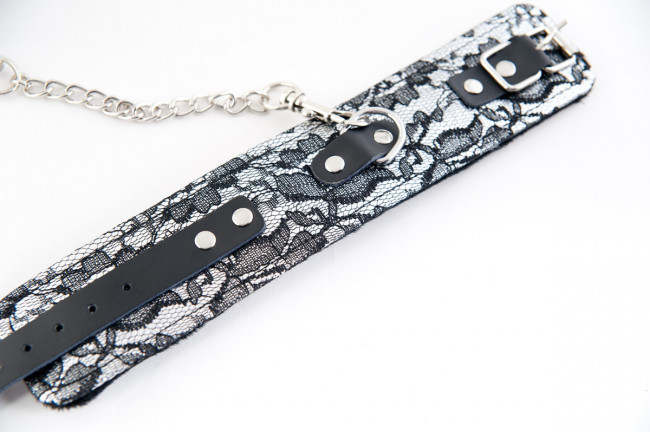 Серебристые кружевные поножи Серебристые кружевные поножи