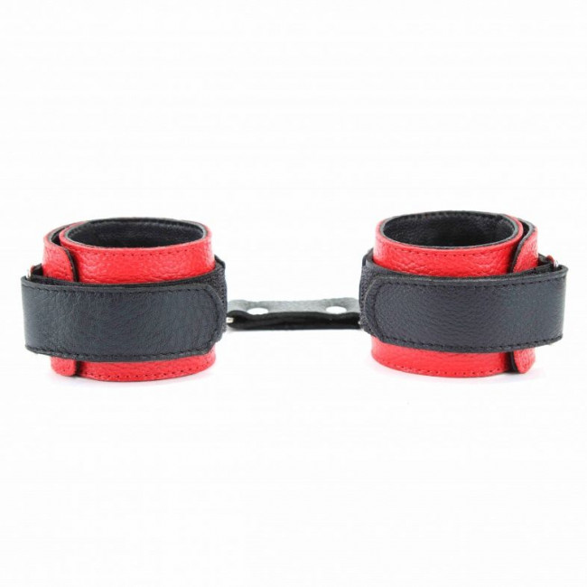 Красно-чёрные кожаные наручники Красно-чёрные кожаные наручники