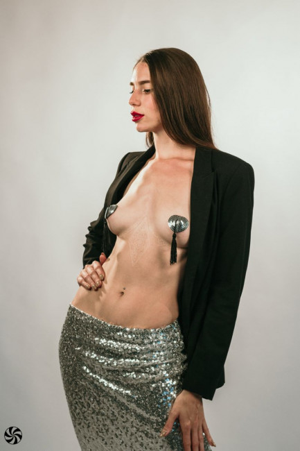 Серебристые пэстисы-сердечки Gipsy с черными кисточками Серебристые пэстисы-сердечки Gipsy с черными кисточками