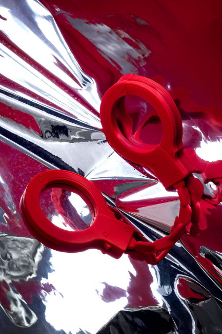 Красные силиконовые наручники "Штучки-дрючки"