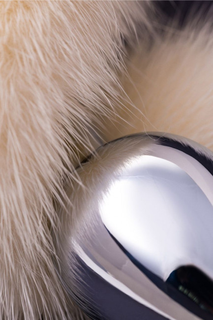 Малая анальная втулка с белым хвостом - 8,5 см. Малая анальная втулка с белым хвостом - 8,5 см.