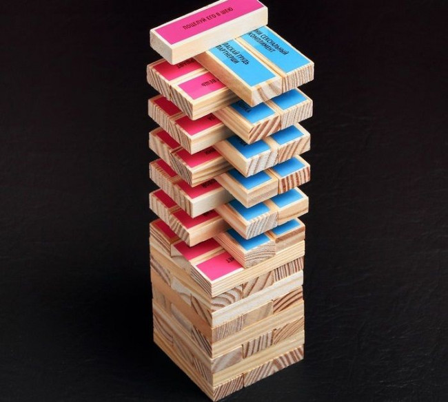 Игра для двоих "Эротическая башня. Территория соблазна" с плёткой Игра для двоих "Эротическая башня. Территория соблазна" с плёткой