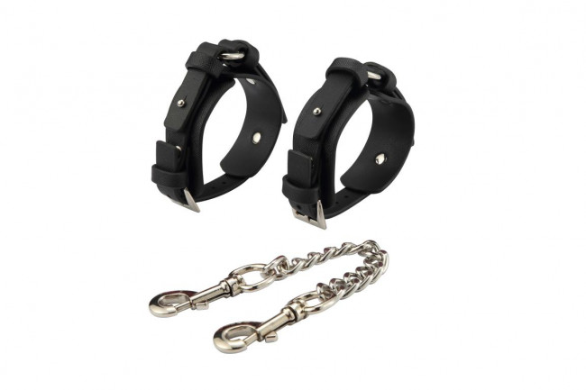 Оригинальный БДСМ-набор из 9 предметов в черной кожаной сумке Оригинальный БДСМ-набор из 9 предметов в черной кожаной сумке