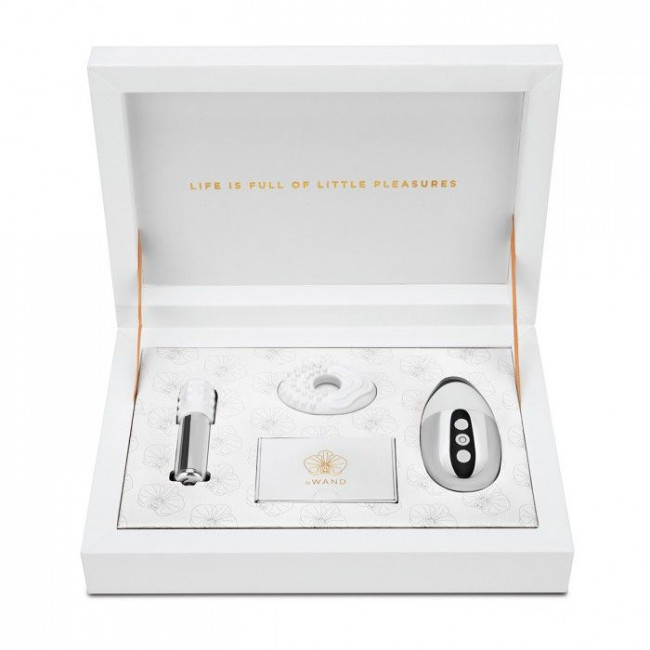 Белоснежный вибронабор Little Pleasures Collection с серебристыми элементами Белоснежный вибронабор Little Pleasures Collection с серебристыми элементами