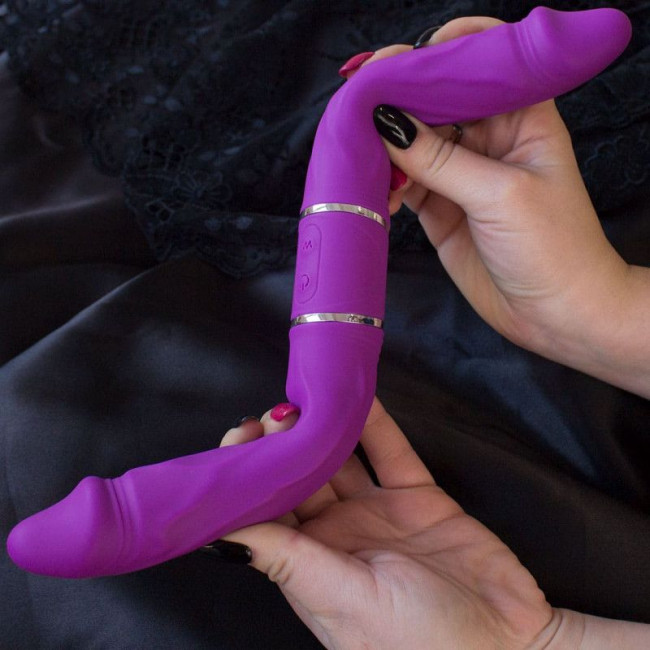 Фиолетовый двусторонний вибратор Nixon - 35 см. Фиолетовый двусторонний вибратор Nixon - 35 см.