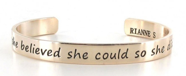 Коралловый wand-вибратор Bella - 19 см. Коралловый wand-вибратор Bella - 19 см.