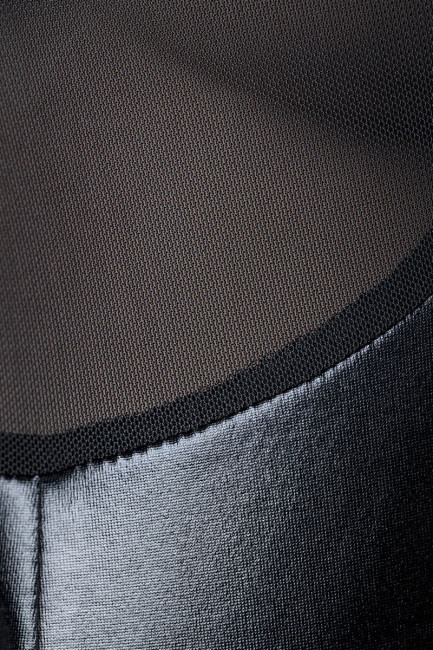 Облегающее платье с прозрачными вставками на спинке Облегающее платье с прозрачными вставками на спинке